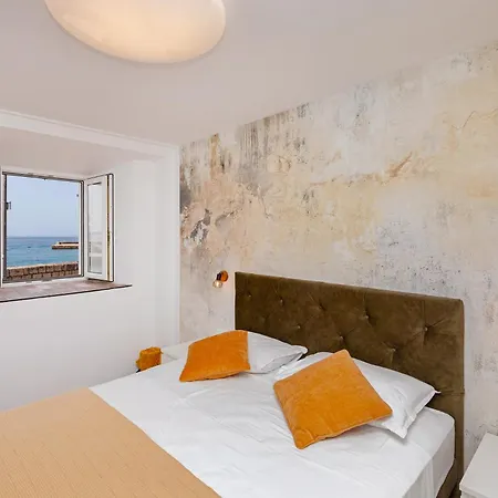 Soho Apartment On The Waterfront Mlini Exterior photo