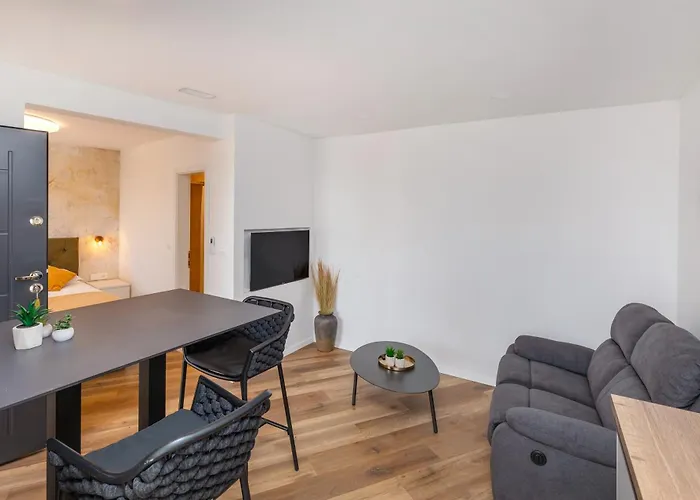 Soho Apartment On The Waterfront