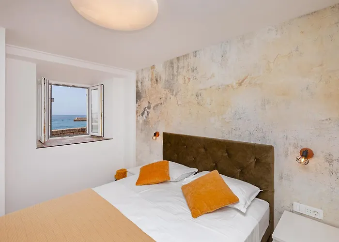 Soho Apartment On The Waterfront